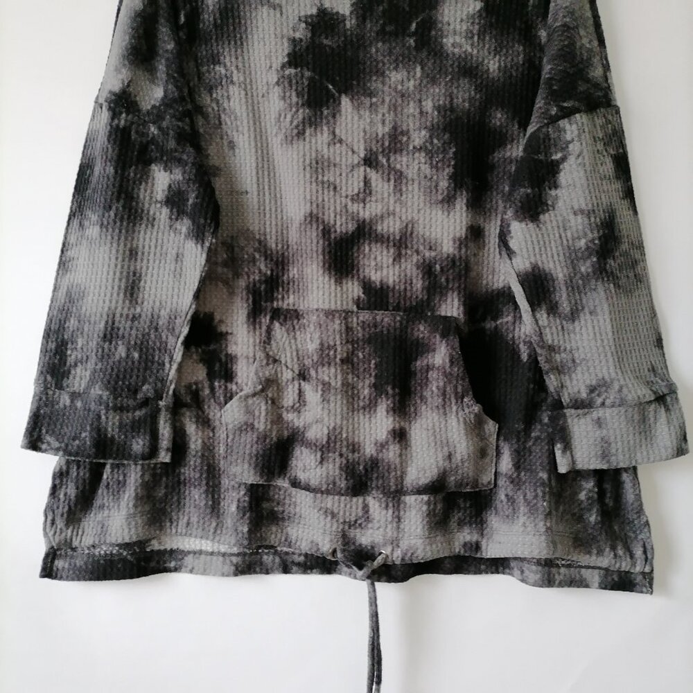 French Laundry Womens Black & Gray Tie Dye Drop Shoulder Waffle Knit Top Size 1X - Picture 3 of 6